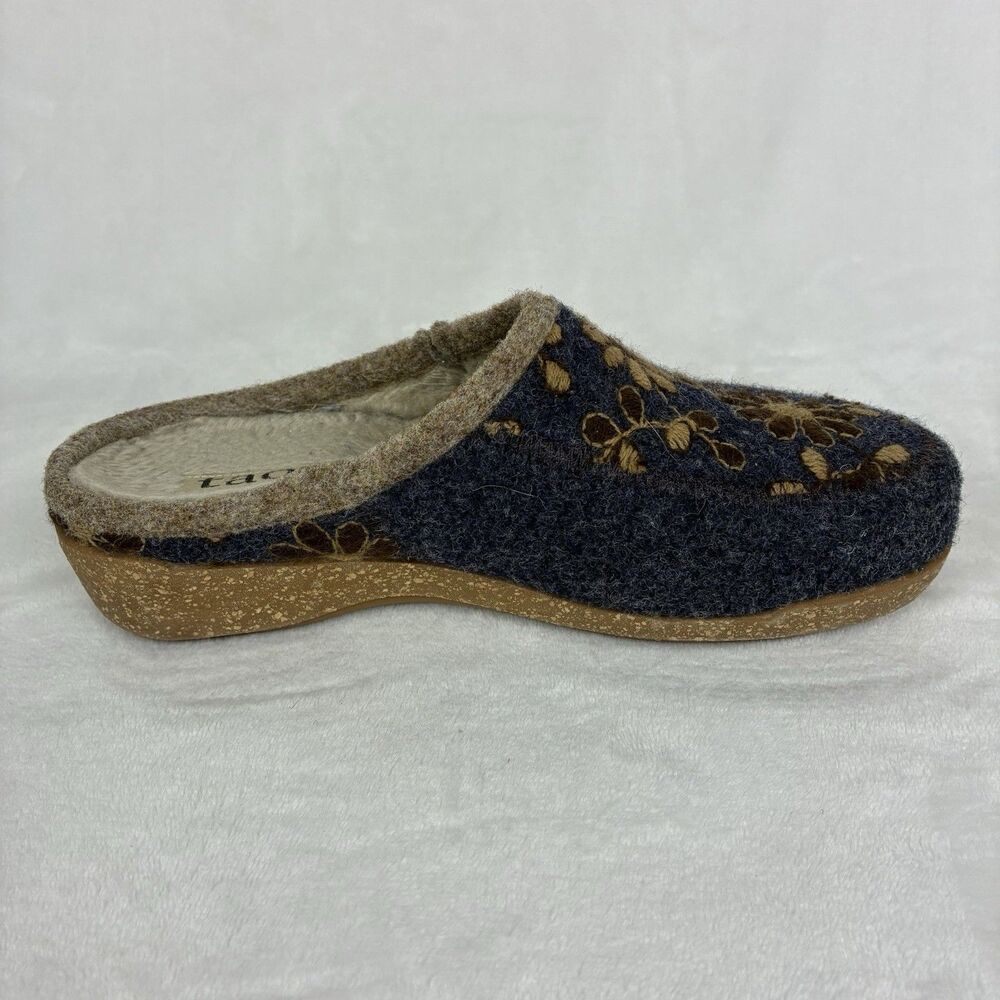 Taos Woolderness 2 Wool Clogs Women’s Size 38 US 7.5 Navy Floral Embroidered - Picture 7 of 13
